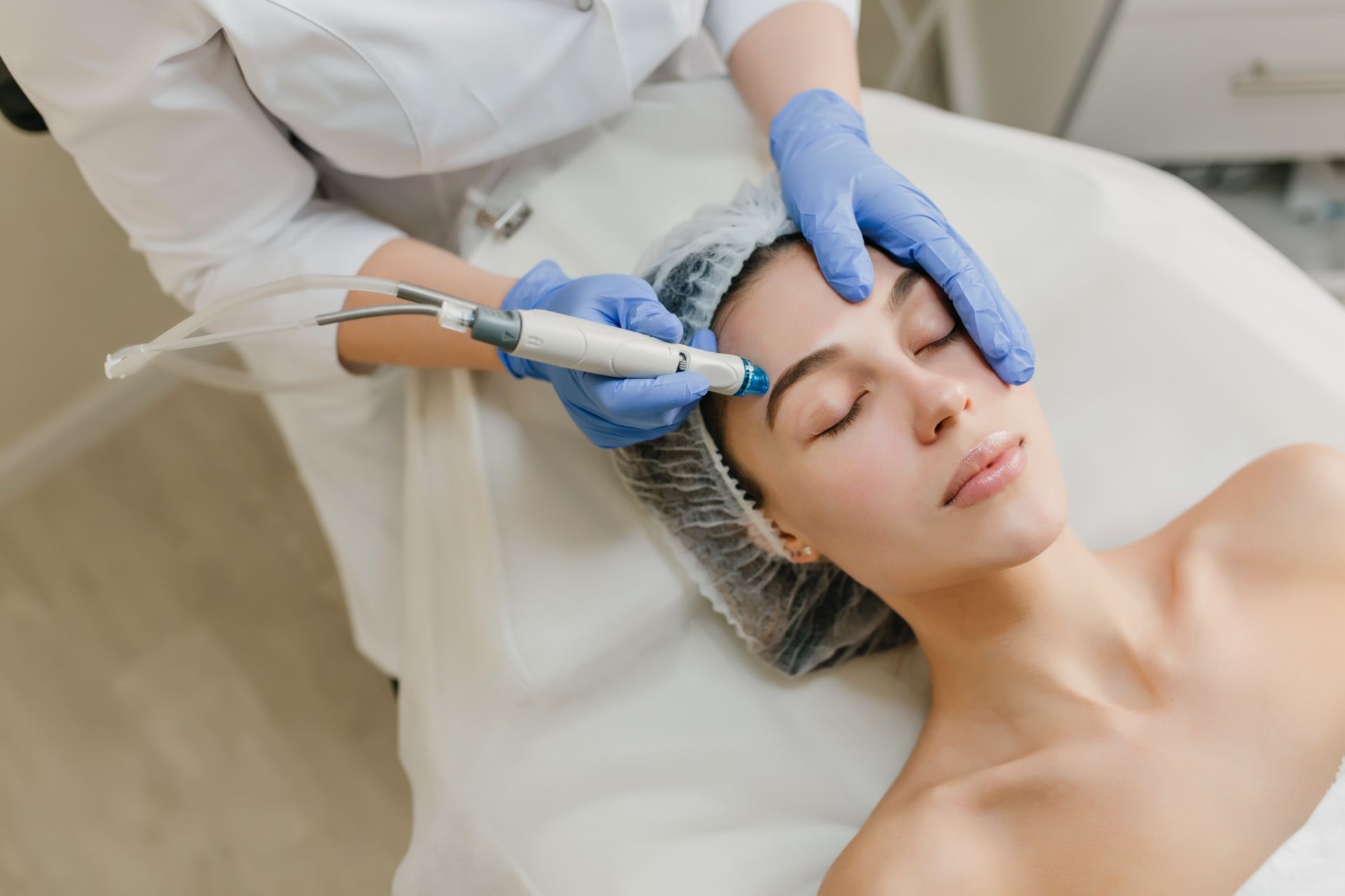 Tratament hydrafacial