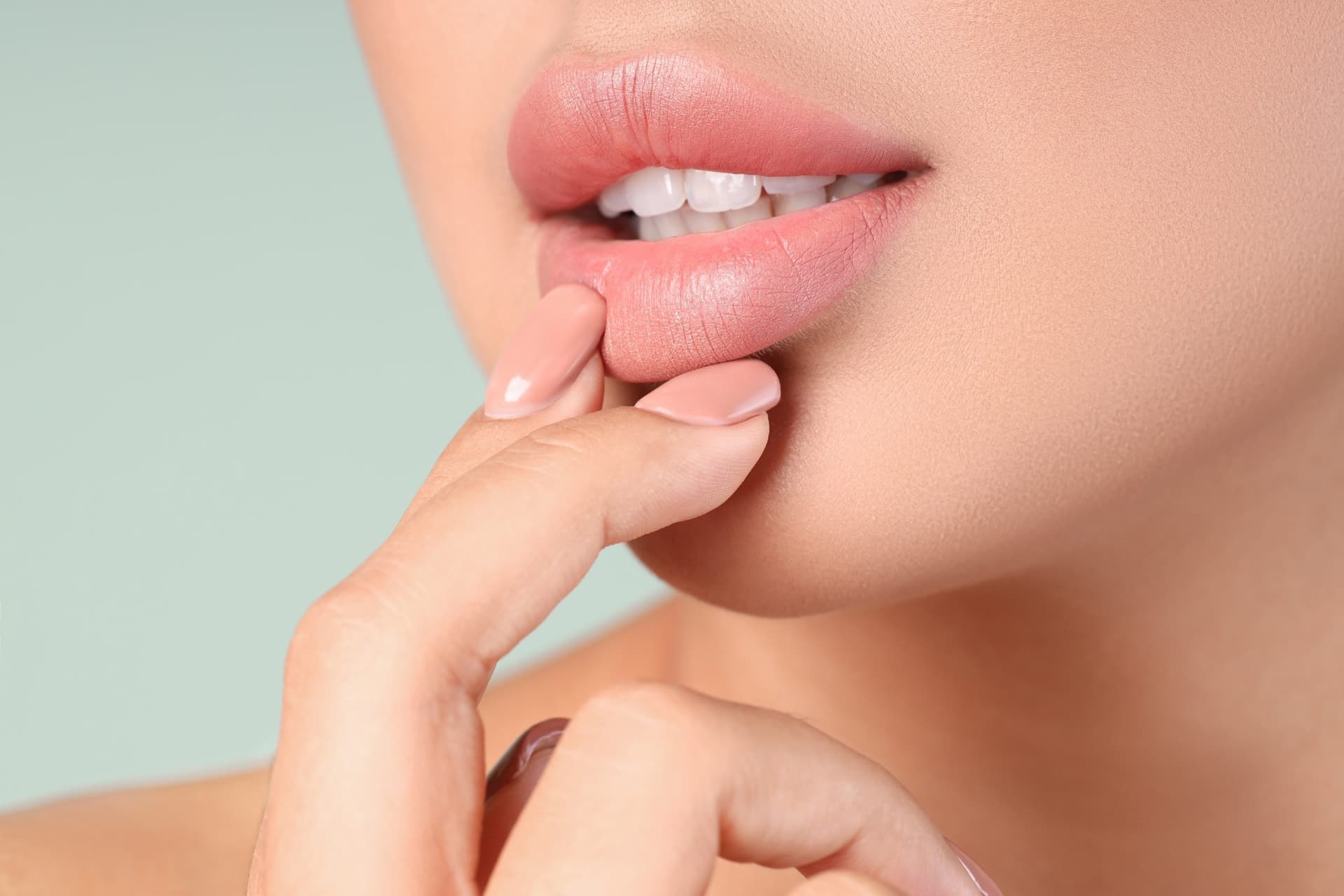 injectare buze cu acid hialuronic