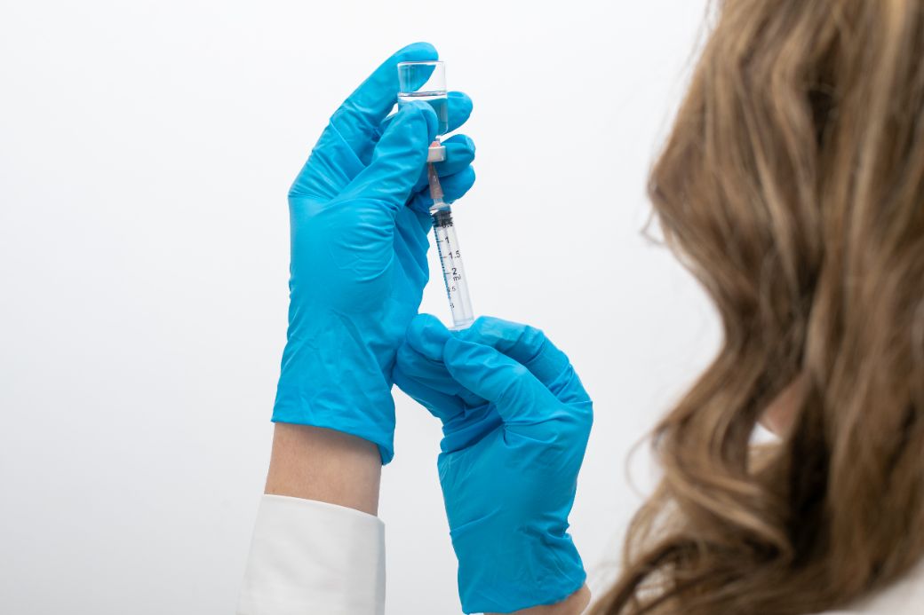 Tratament regenerativ cu polinucleotide PDRN la Dr. Kurbe Center București