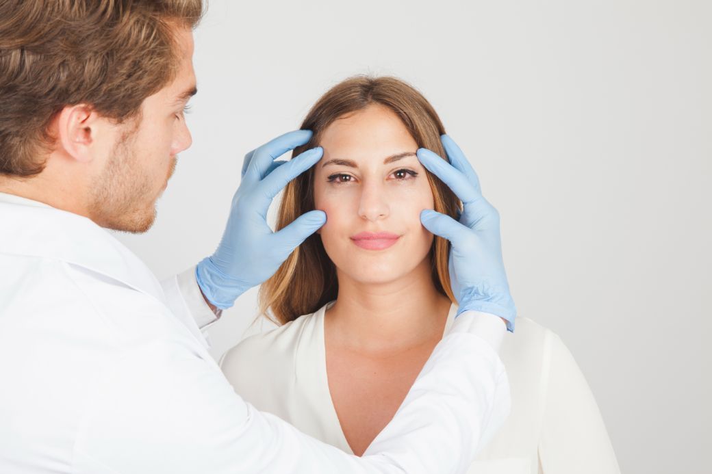 Procedura de slimming face cu toxina botulinica si fire PDO la Clinica Dr. Kurbe